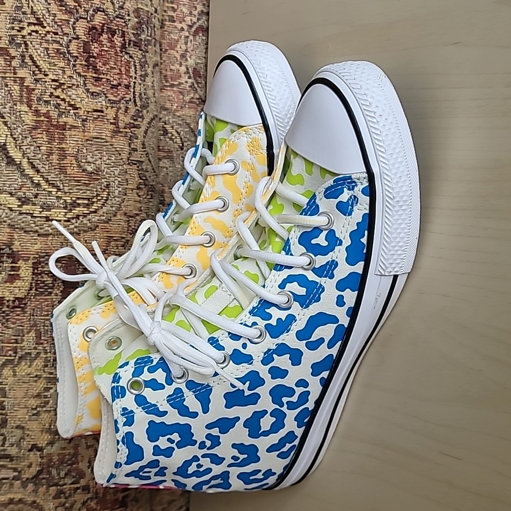 Converse Chuck Taylor High Top Multi Color Leopard Junior 6/Women's 8